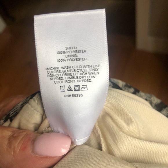 NWOT Express Animal Print Wrap Romper, Long Sleeves, V-Neck, NEVER WORN Size Sm. - Picture 7 of 11